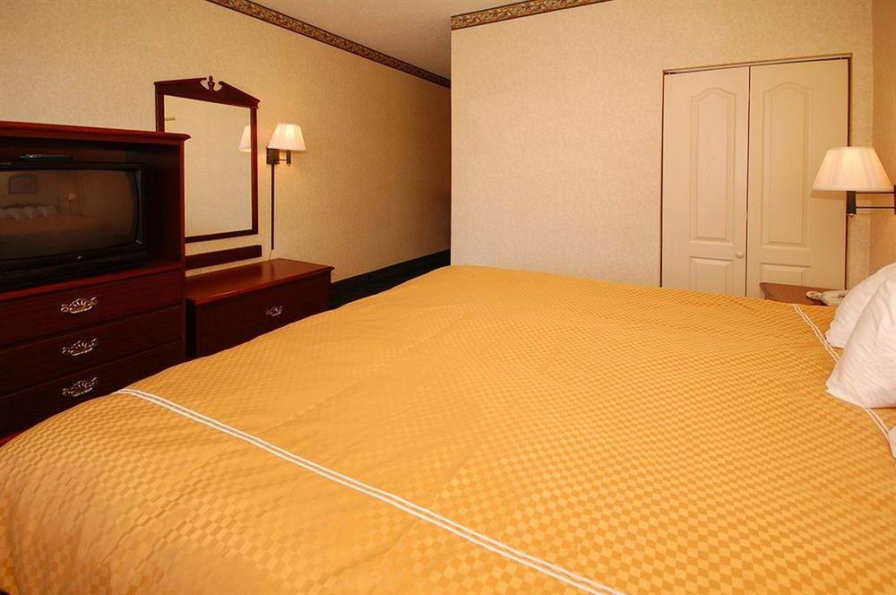 יופאלה Comfort Suites מראה חיצוני תמונה