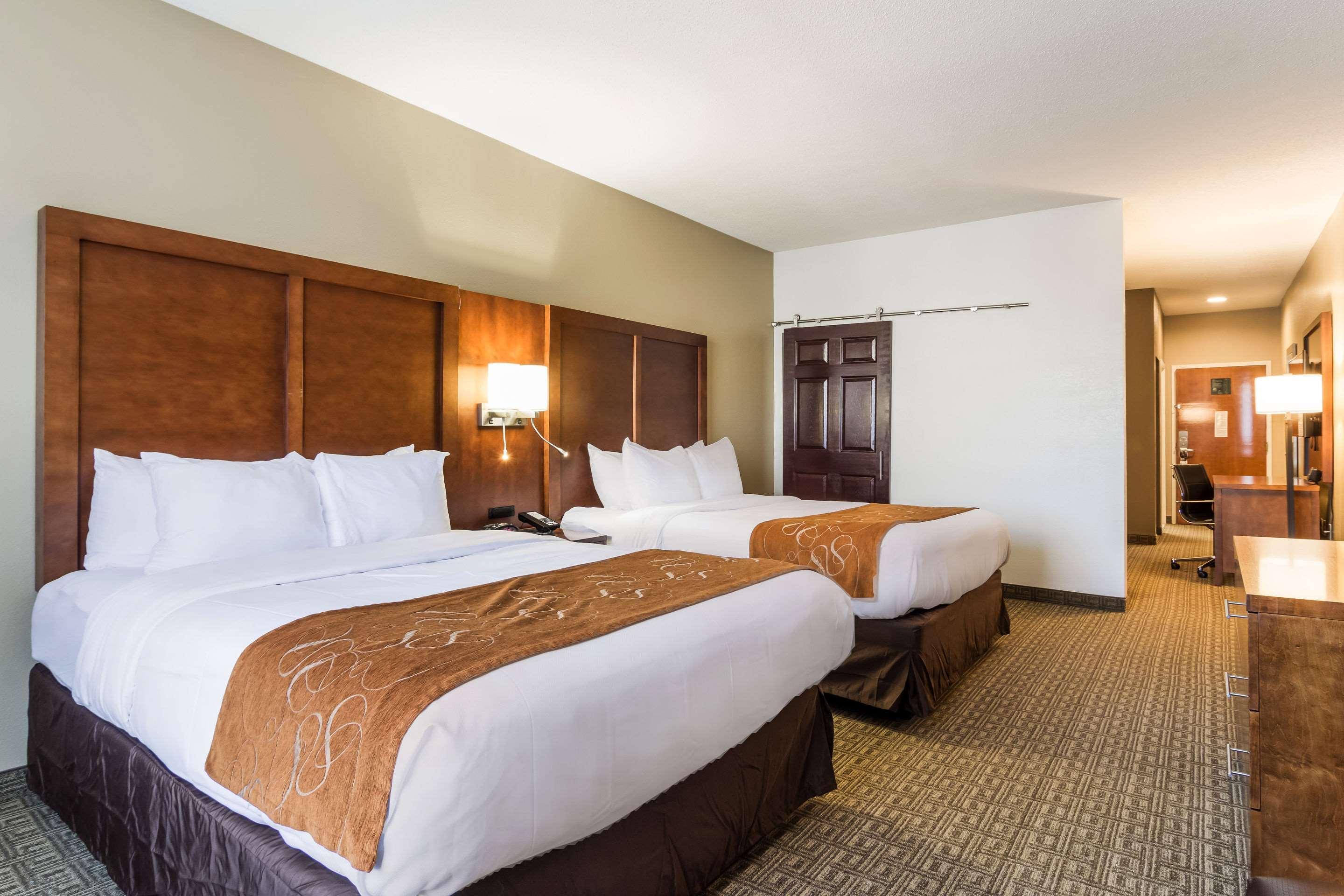 יופאלה Comfort Suites מראה חיצוני תמונה
