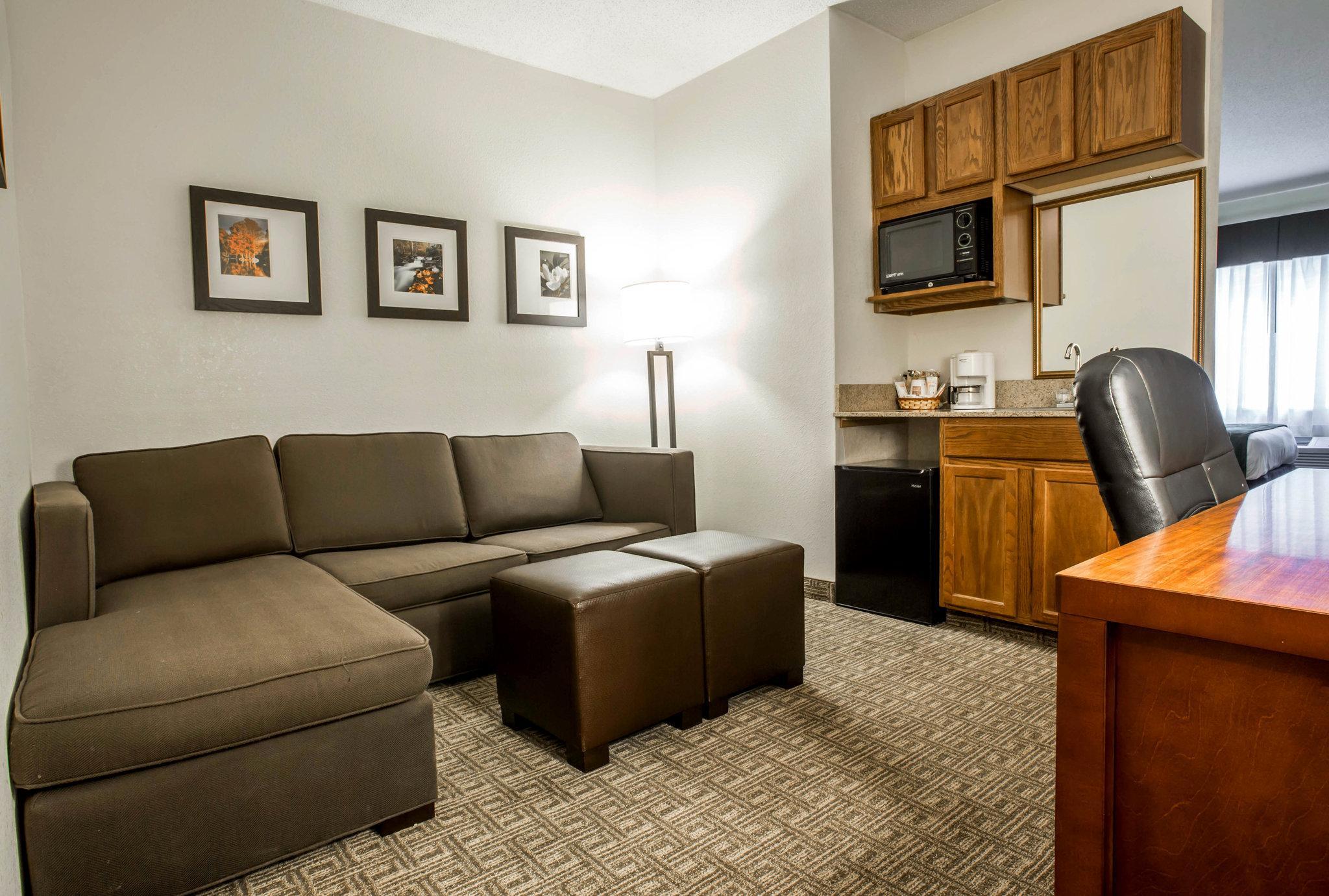 יופאלה Comfort Suites מראה חיצוני תמונה