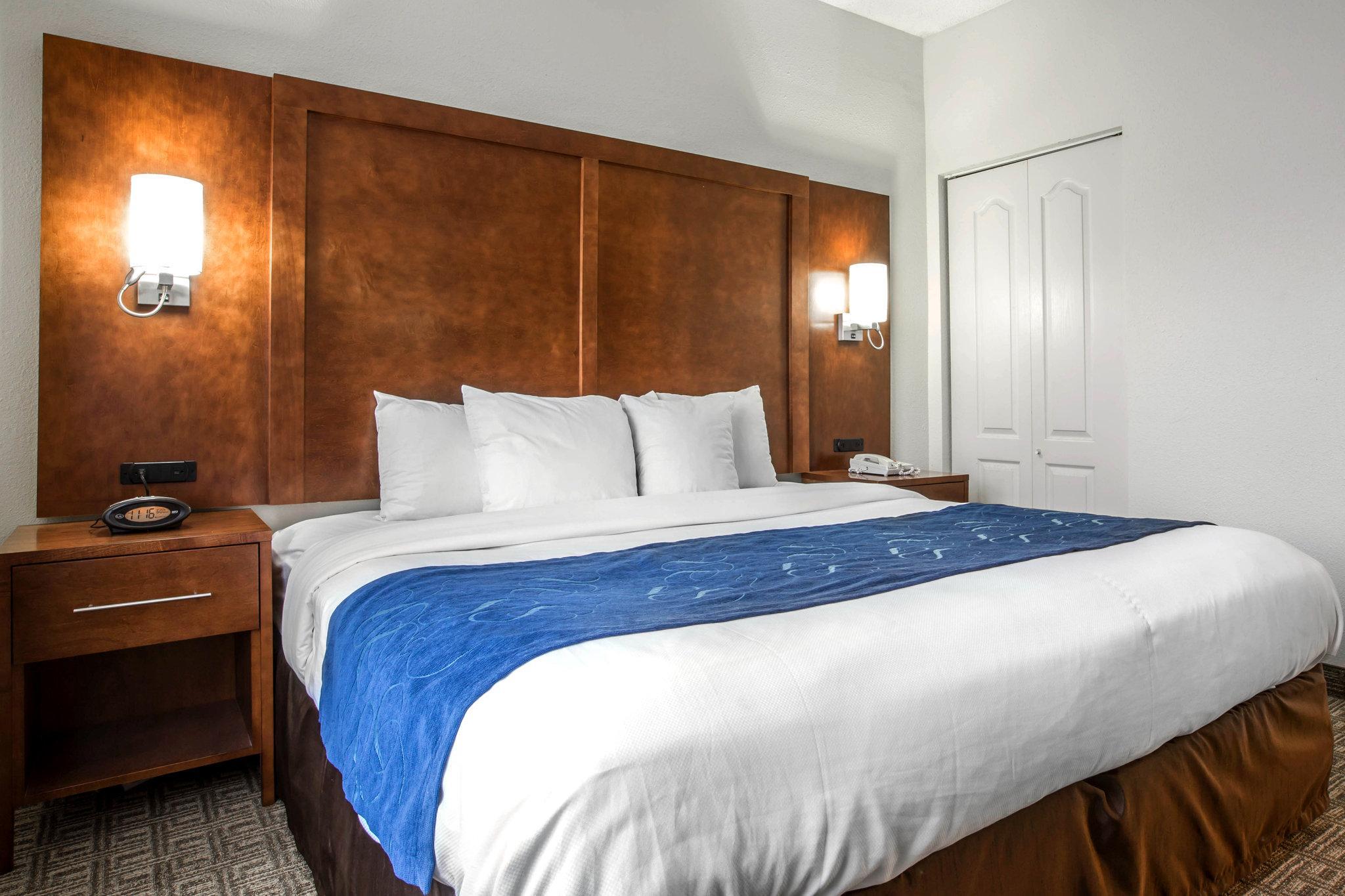 יופאלה Comfort Suites מראה חיצוני תמונה