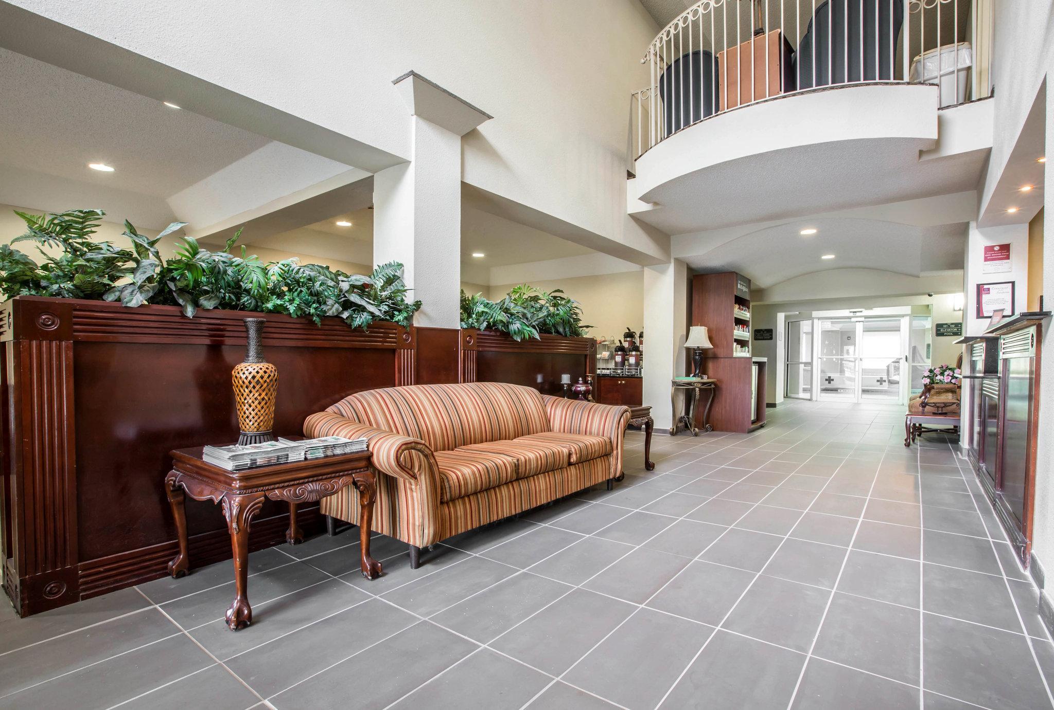 יופאלה Comfort Suites מראה חיצוני תמונה