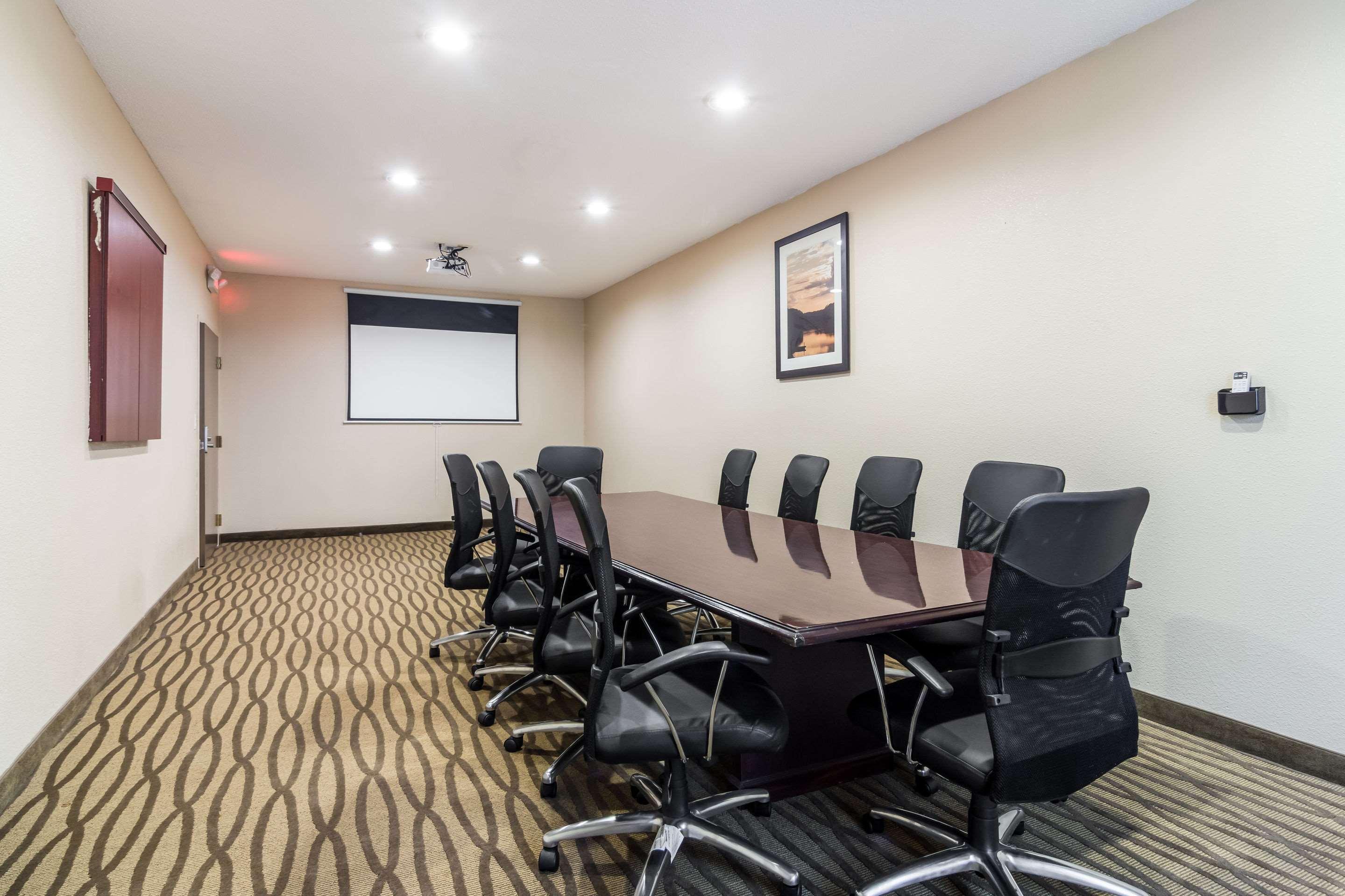 יופאלה Comfort Suites מראה חיצוני תמונה