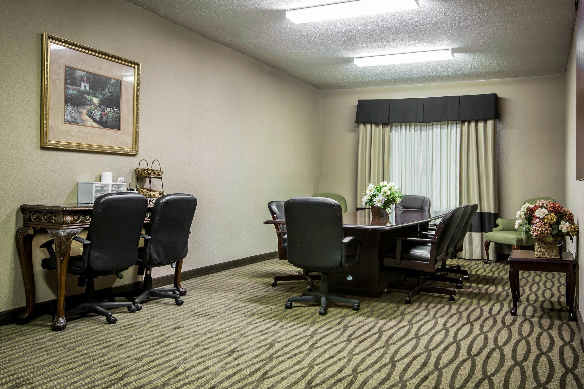 יופאלה Comfort Suites מראה חיצוני תמונה