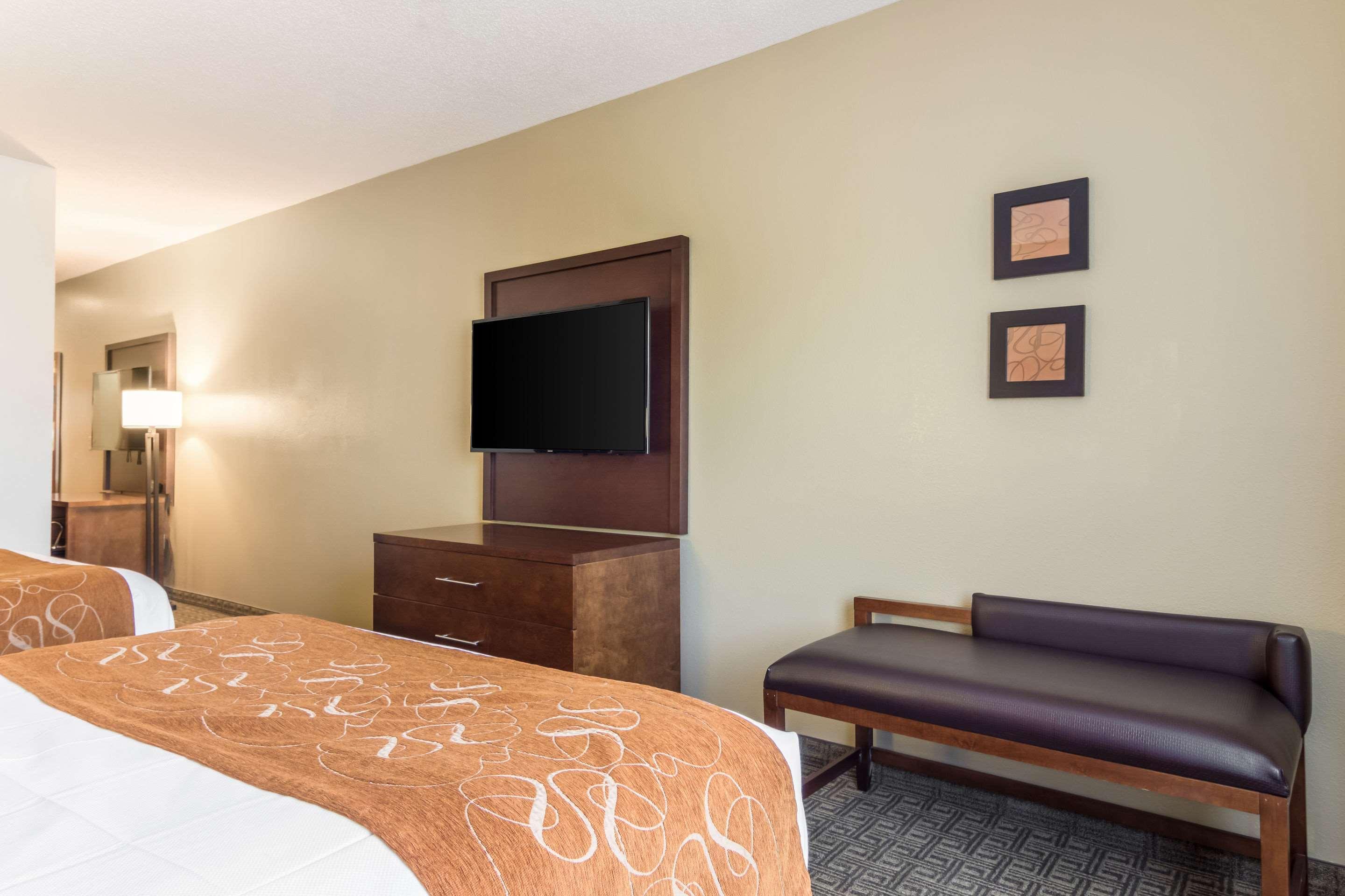 יופאלה Comfort Suites מראה חיצוני תמונה