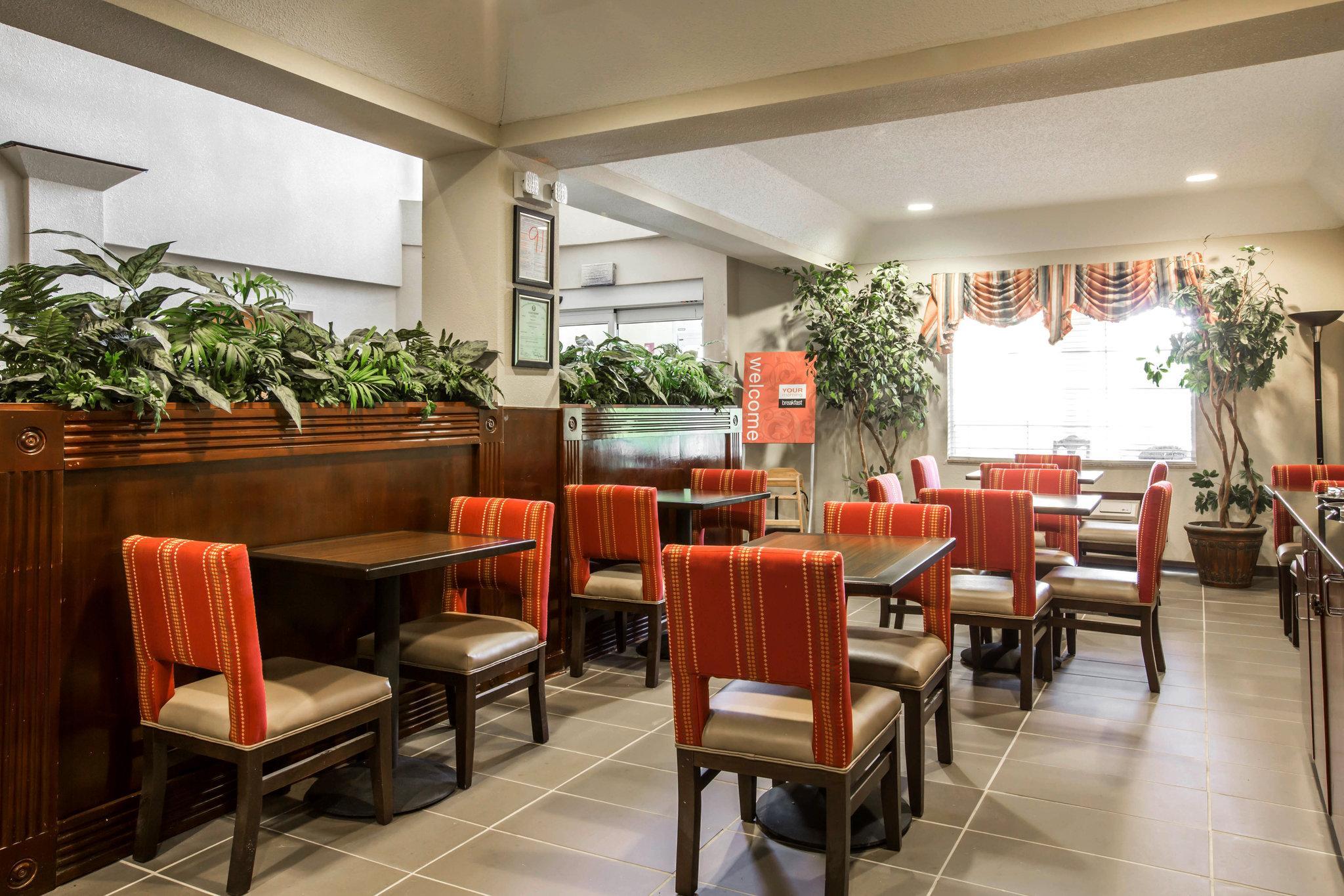 יופאלה Comfort Suites מראה חיצוני תמונה