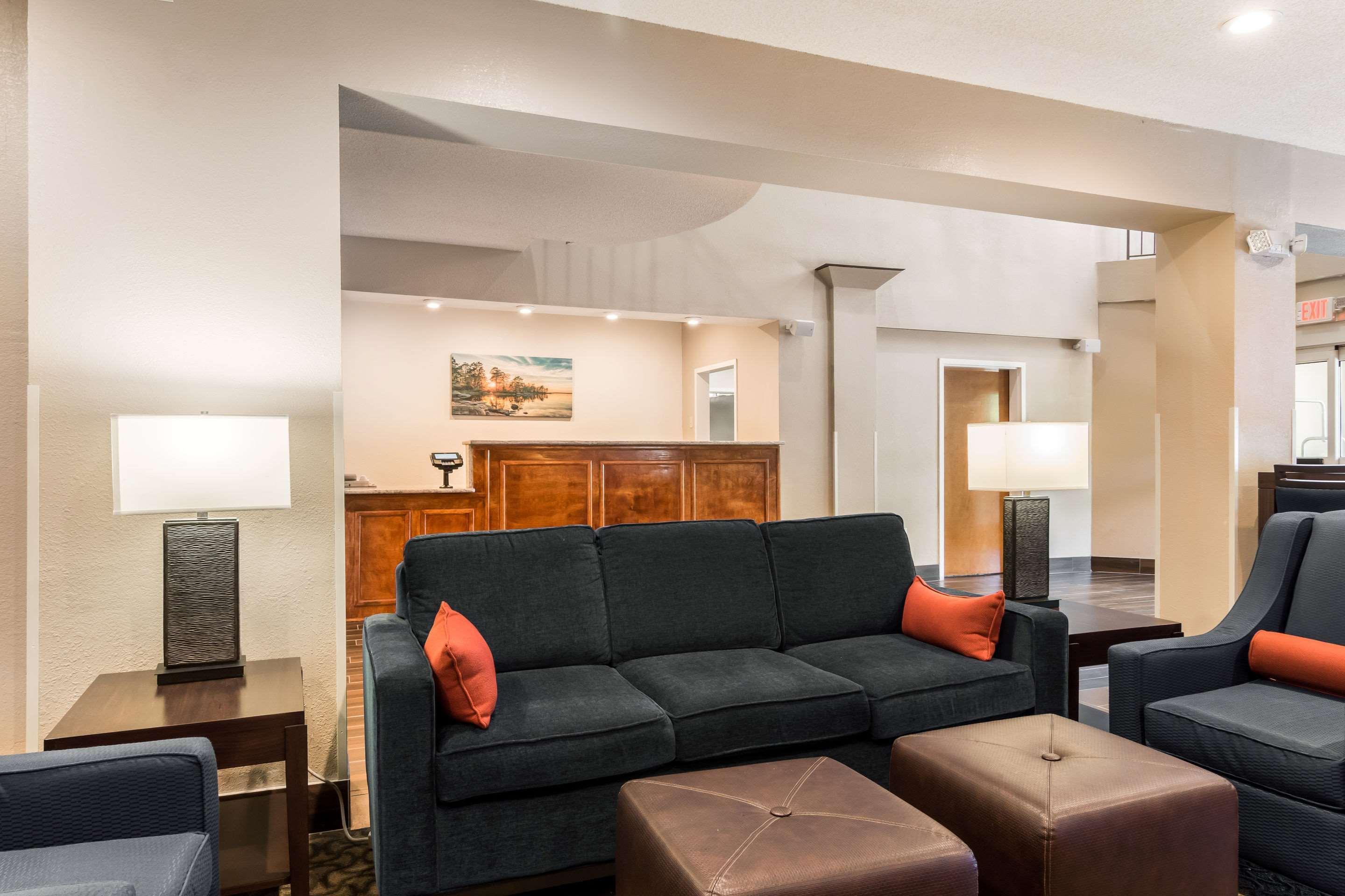 יופאלה Comfort Suites מראה חיצוני תמונה
