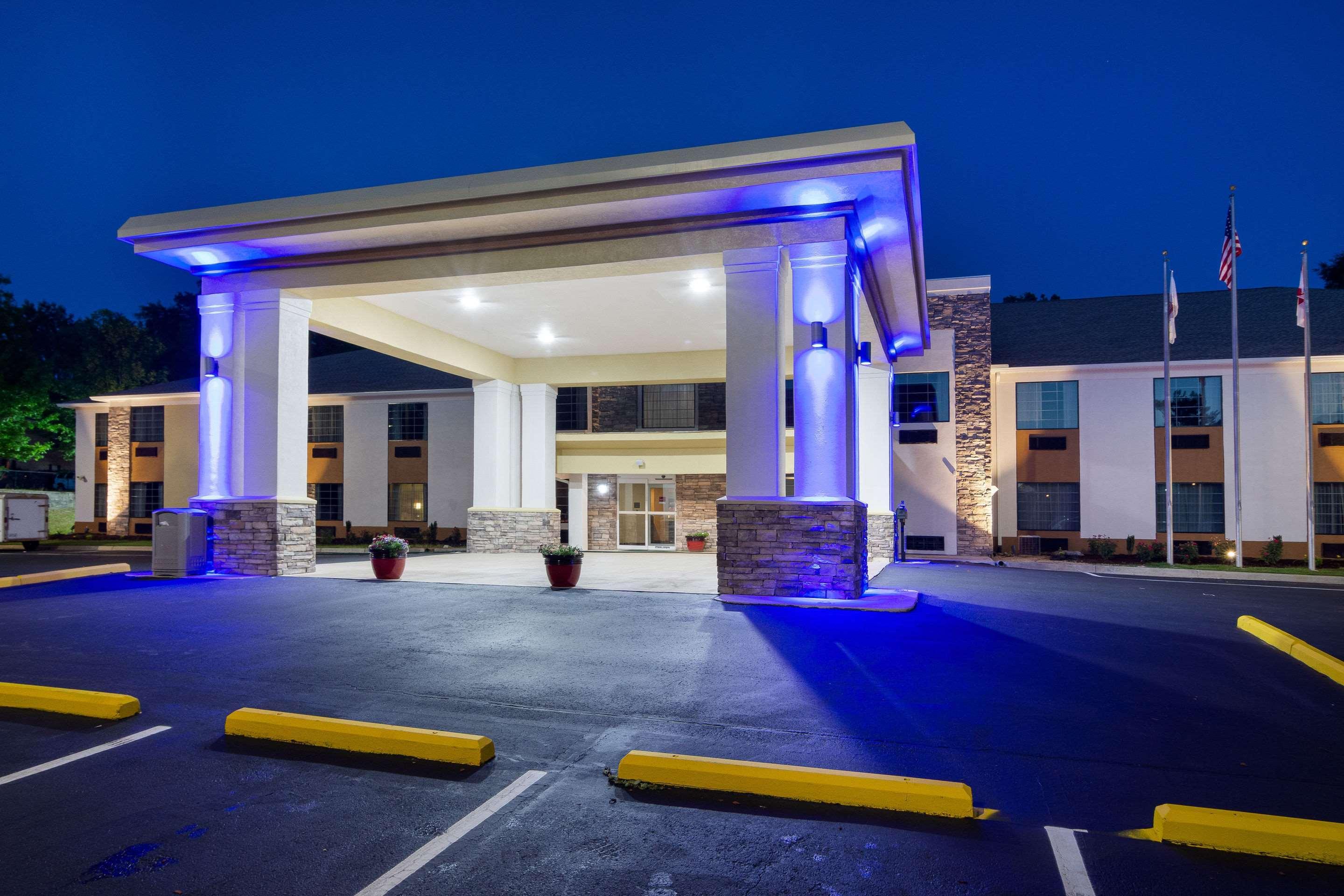 יופאלה Comfort Suites מראה חיצוני תמונה